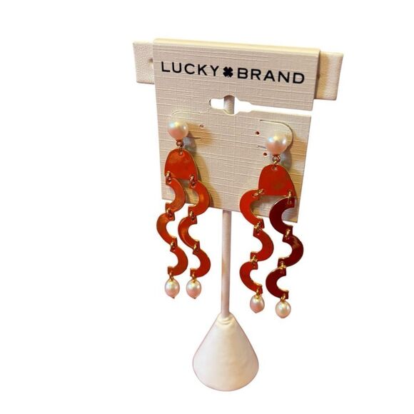 Modern Gold Tone Wave Drop Earrings w/Freshwater Pearls. - Picture 3 of 5